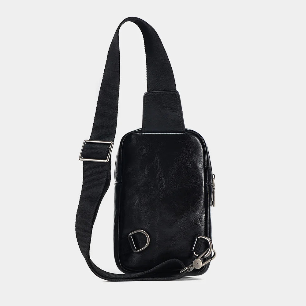 Black leather shoulder bag for everyday use
