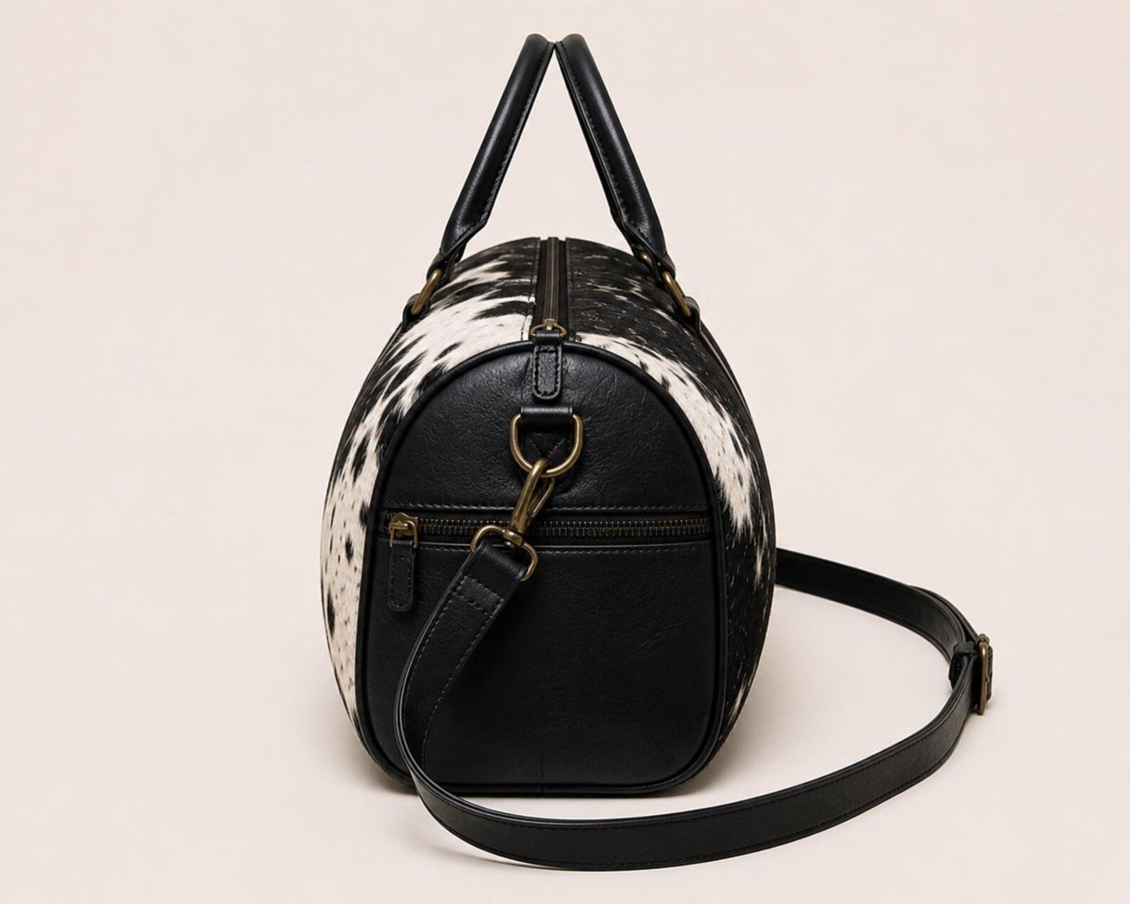 Handmade Cowhide Leather Duffle Bag – Hair On Hide Travel Weekender - The Leather Syndicate